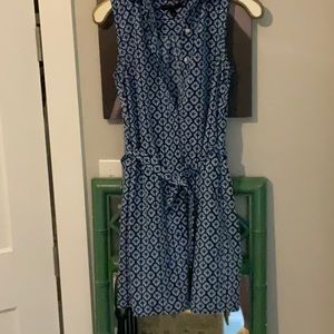 Banana republic shirt dress size 2 buttons on top.FIRM